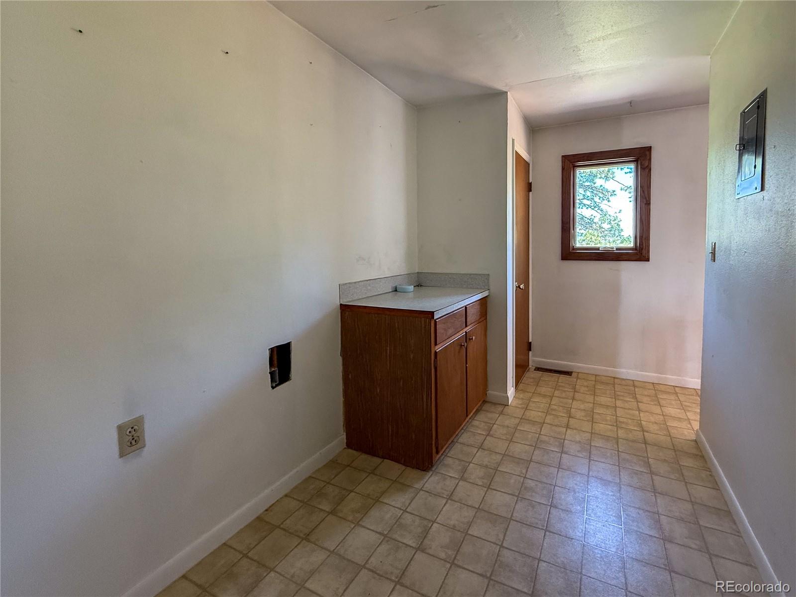 MLS Image #14 for 1300  elm street,burlington, Colorado