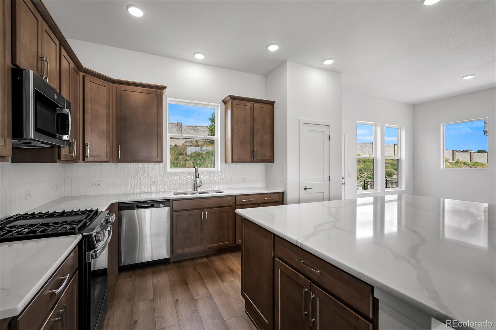 MLS Image #10 for 4574  peak crest view,colorado springs, Colorado