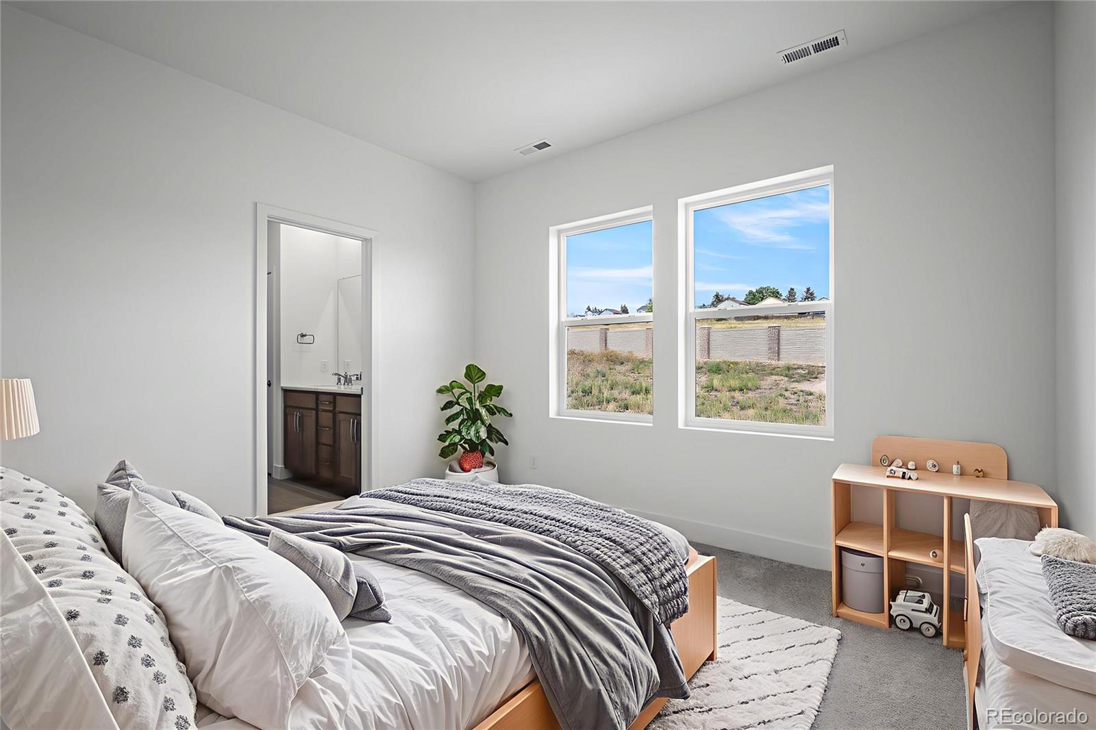 MLS Image #19 for 4574  peak crest view,colorado springs, Colorado