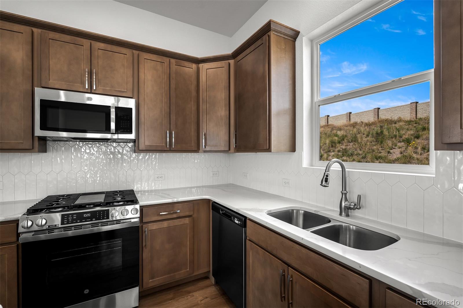 MLS Image #9 for 4574  peak crest view,colorado springs, Colorado
