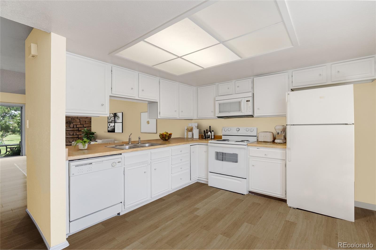 MLS Image #4 for 2063 s worchester way,aurora, Colorado