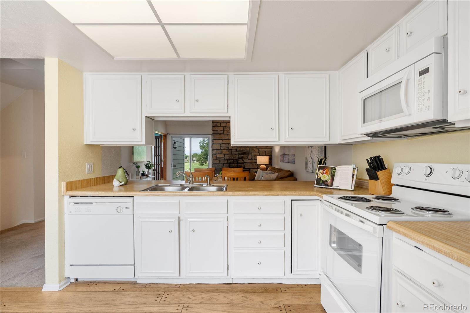 MLS Image #6 for 2063 s worchester way,aurora, Colorado