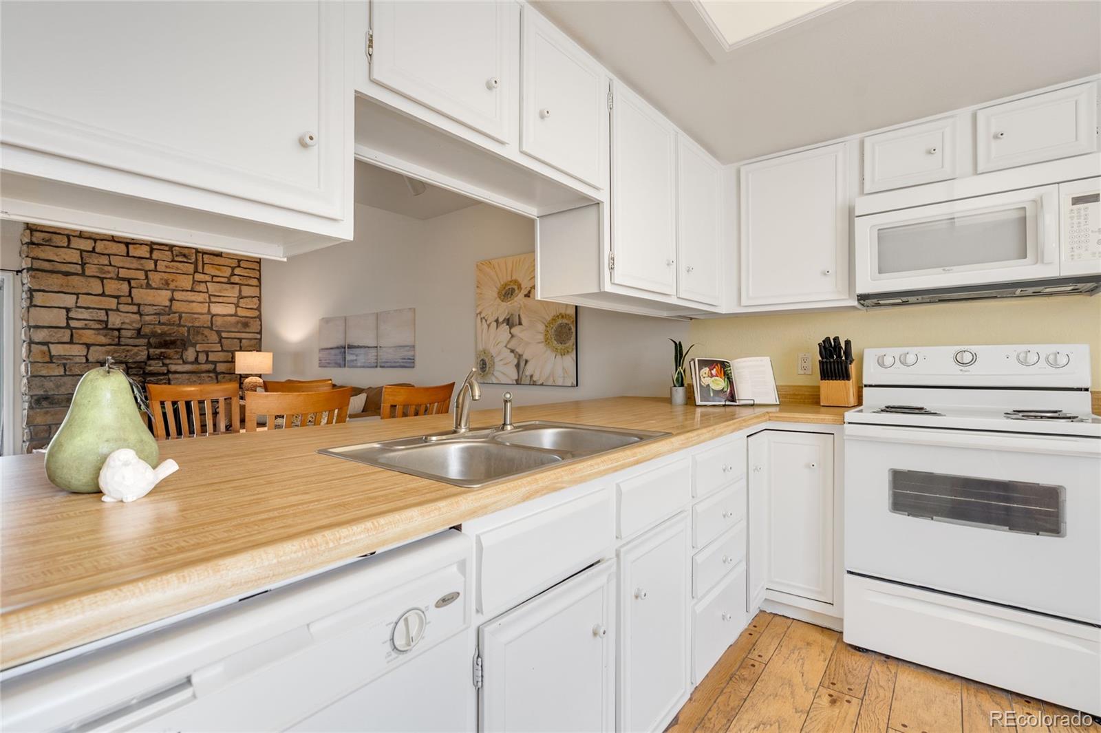 MLS Image #7 for 2063 s worchester way,aurora, Colorado