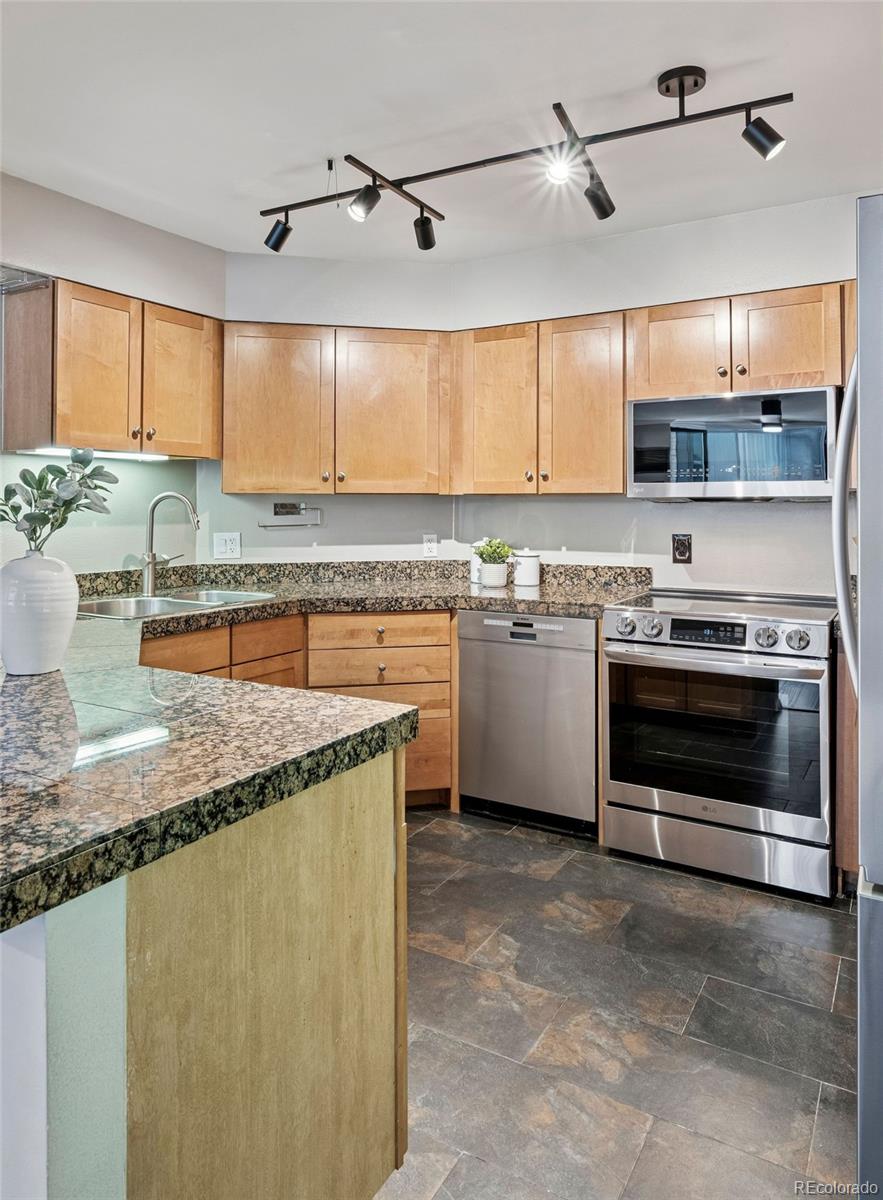 MLS Image #16 for 1625  larimer street,denver, Colorado