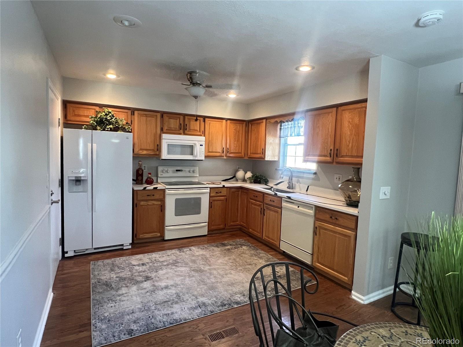 MLS Image #6 for 2808 s heather gardens way b,aurora, Colorado