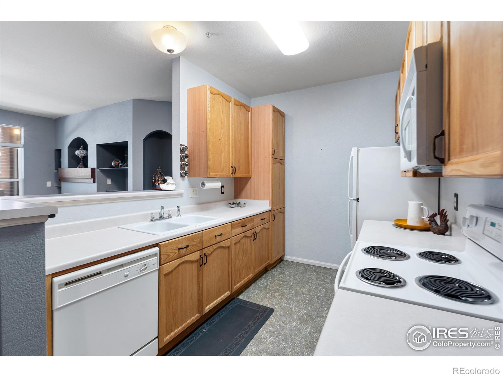 MLS Image #10 for 14323 e 1st drive 108,aurora, Colorado