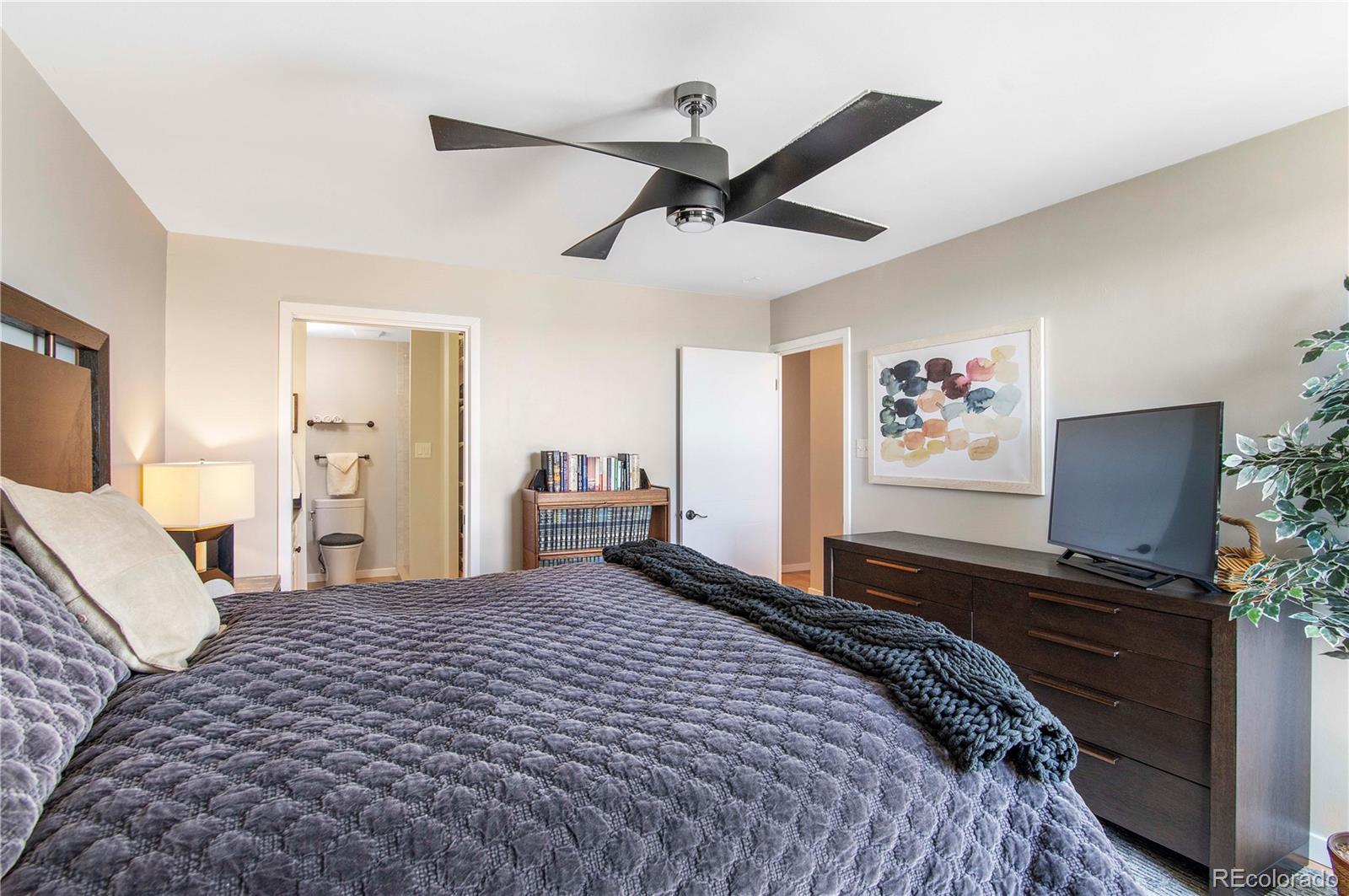 MLS Image #16 for 4570 e yale ave avenue 1004,denver, Colorado
