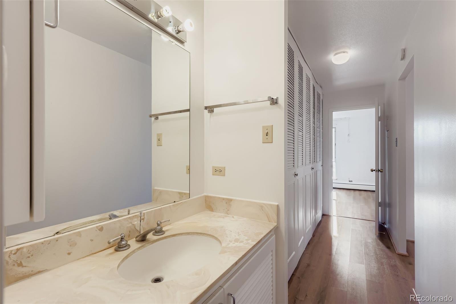 MLS Image #15 for 955  eudora street 204e,denver, Colorado