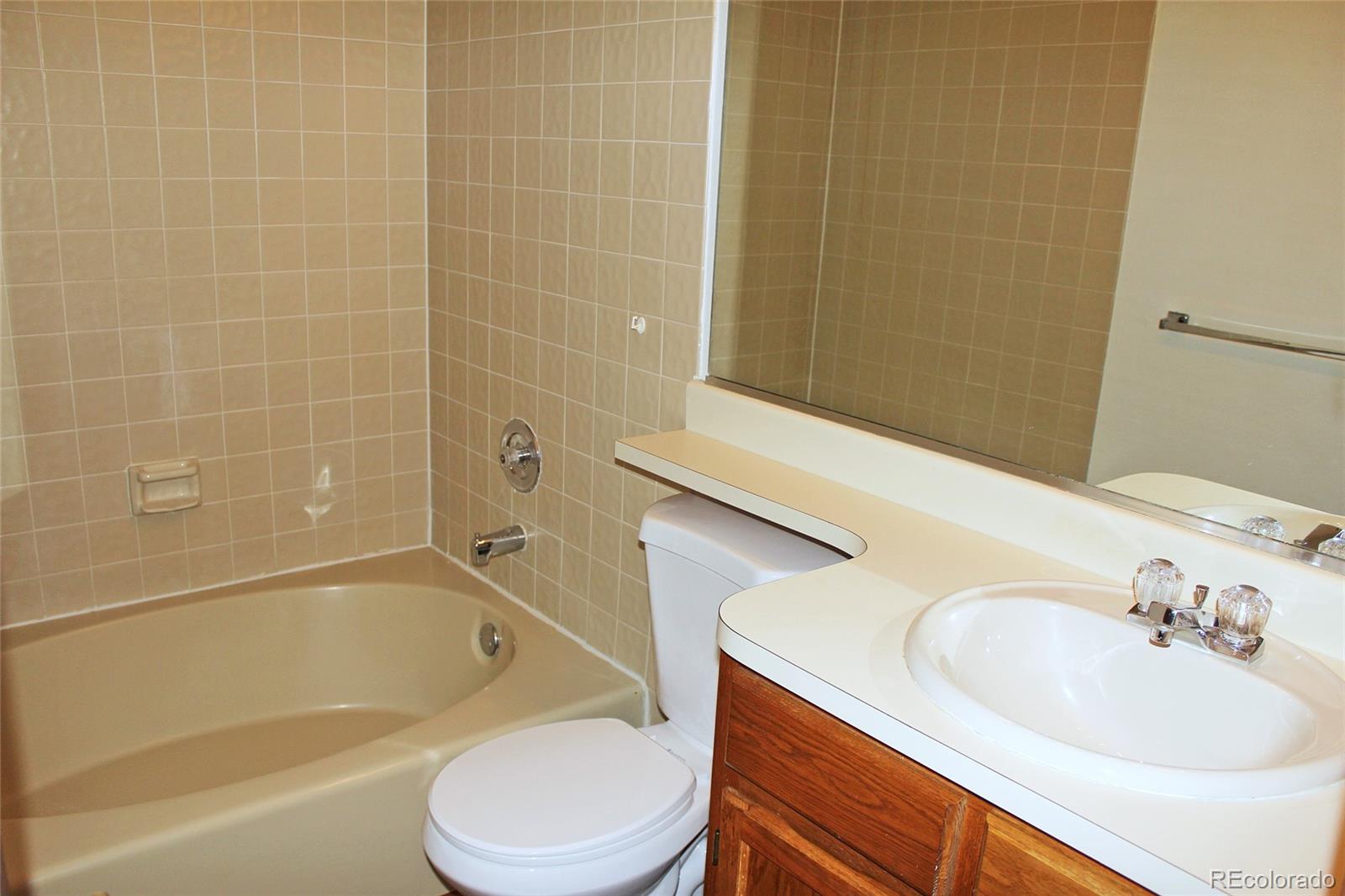 MLS Image #10 for 907 s yampa street 205,aurora, Colorado