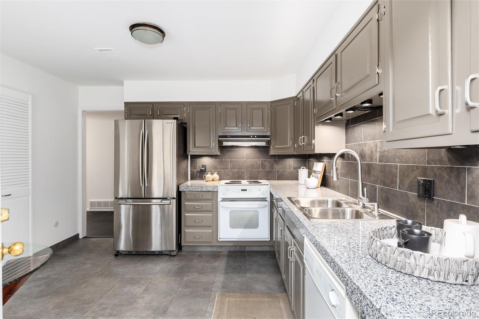 MLS Image #13 for 5175 e mexico avenue,denver, Colorado