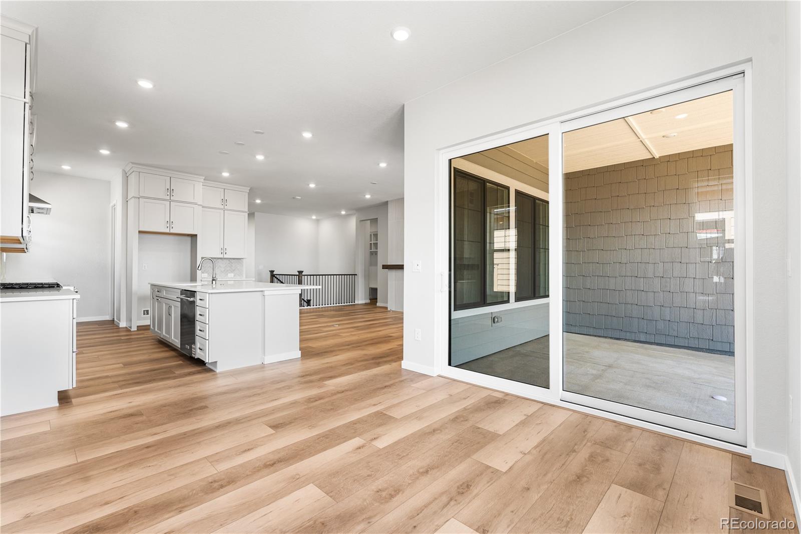 MLS Image #4 for 11104  amber light circle,littleton, Colorado