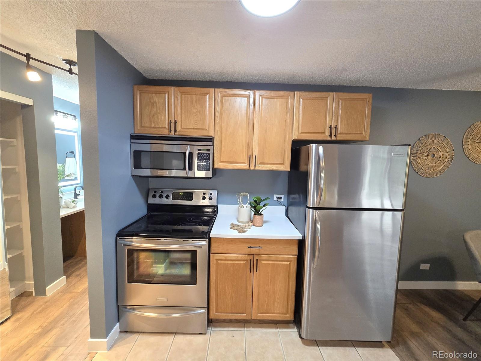MLS Image #4 for 2375 s linden court 310,denver, Colorado