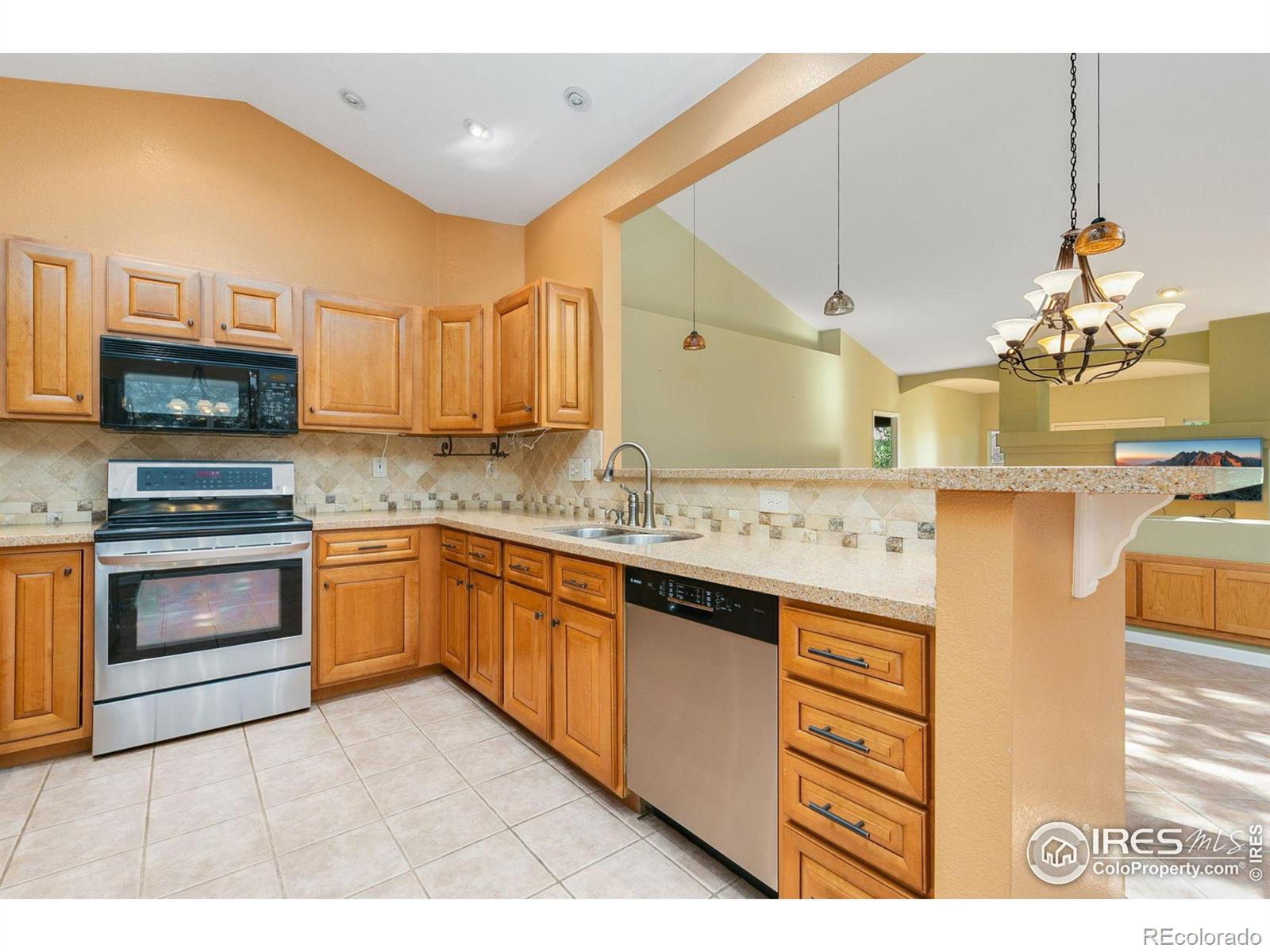 MLS Image #12 for 5365  lighthouse point court,loveland, Colorado