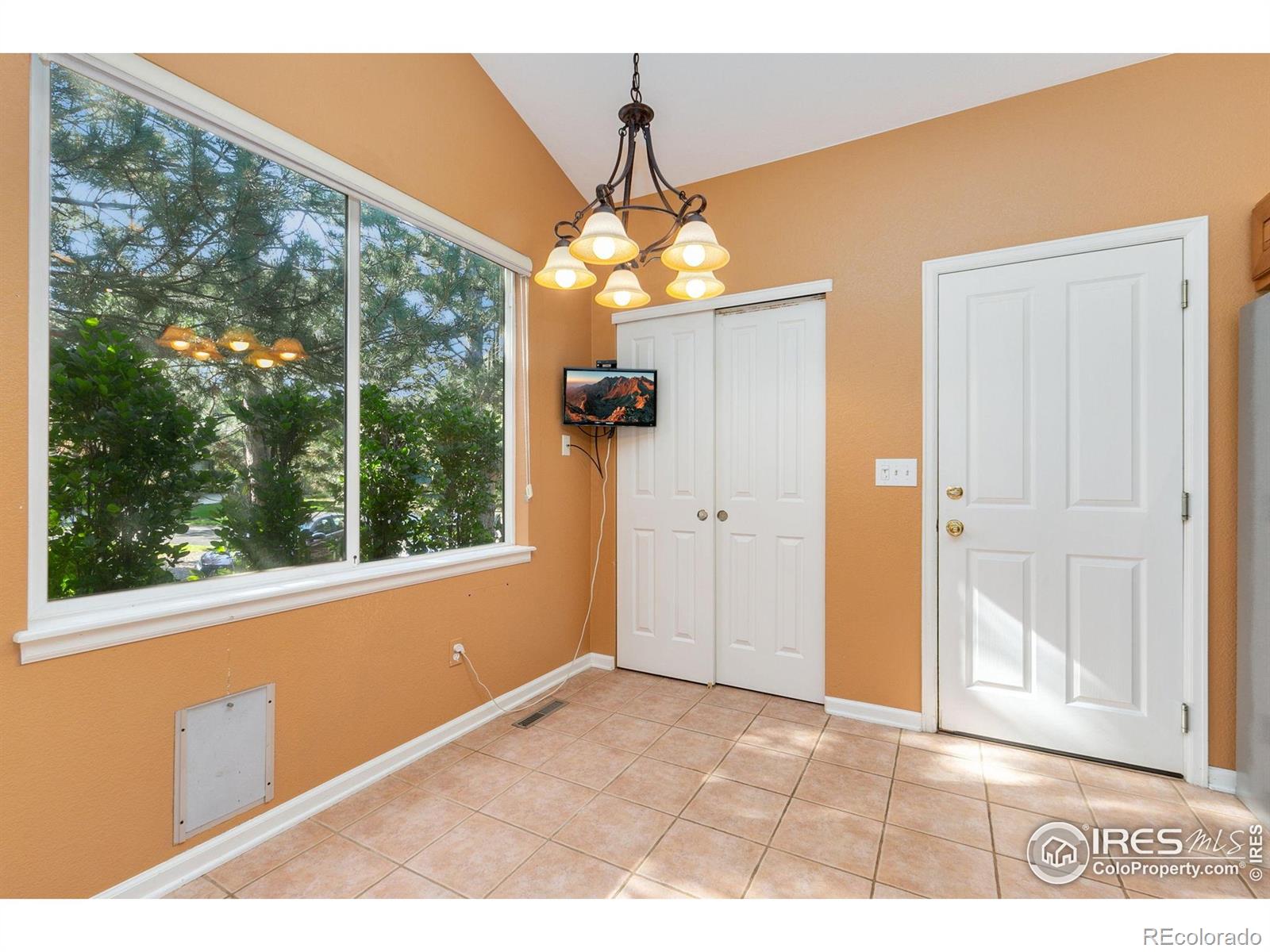 MLS Image #7 for 5365  lighthouse point court,loveland, Colorado