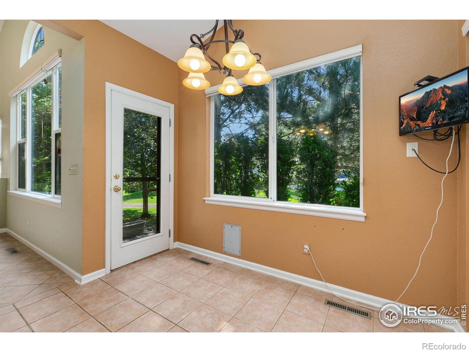MLS Image #8 for 5365  lighthouse point court,loveland, Colorado
