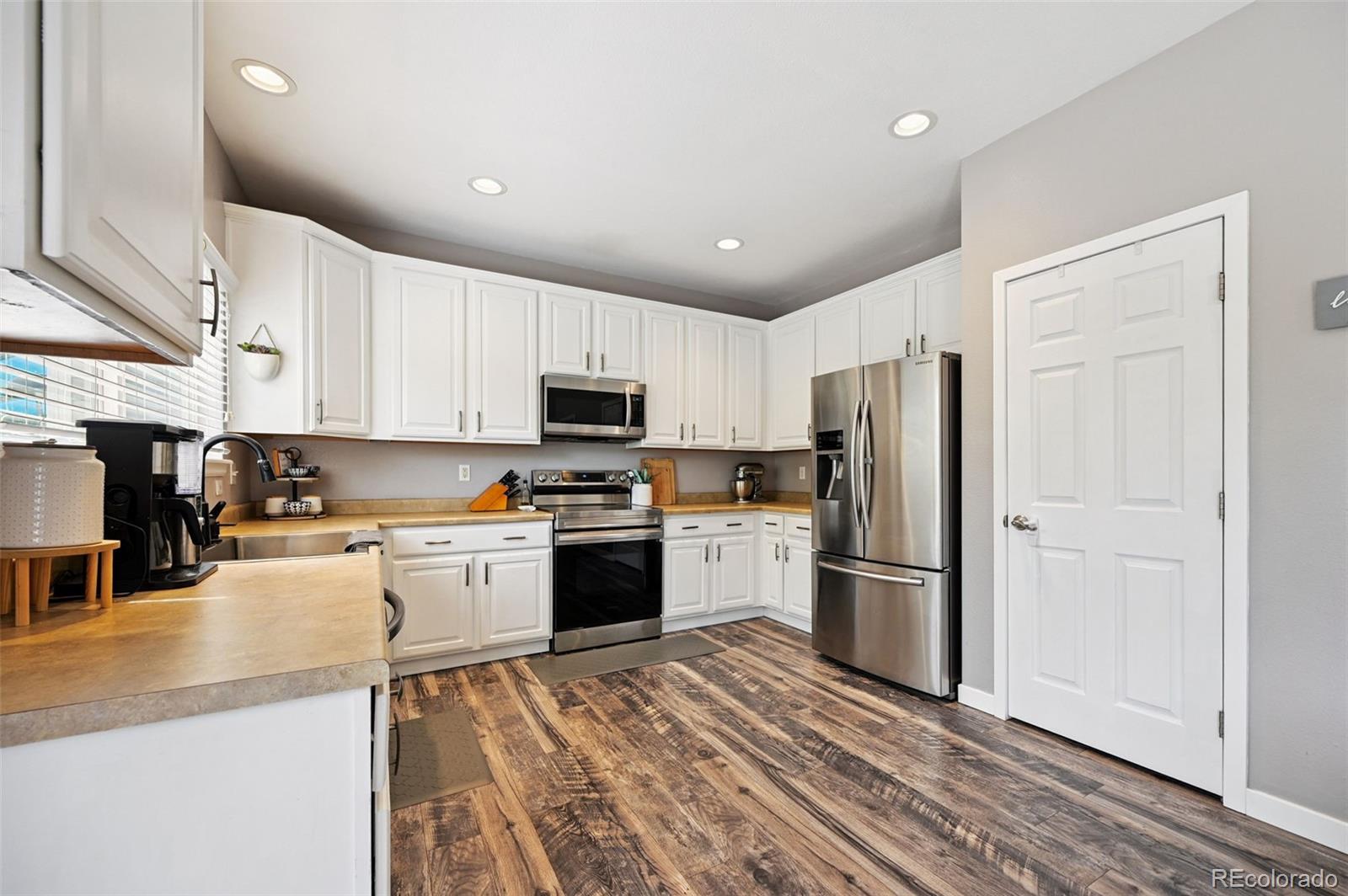 MLS Image #18 for 24798 e wyoming place,aurora, Colorado