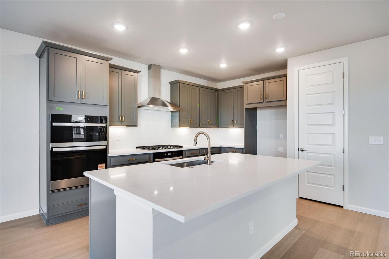 MLS Image #16 for 8568  eckley street,littleton, Colorado