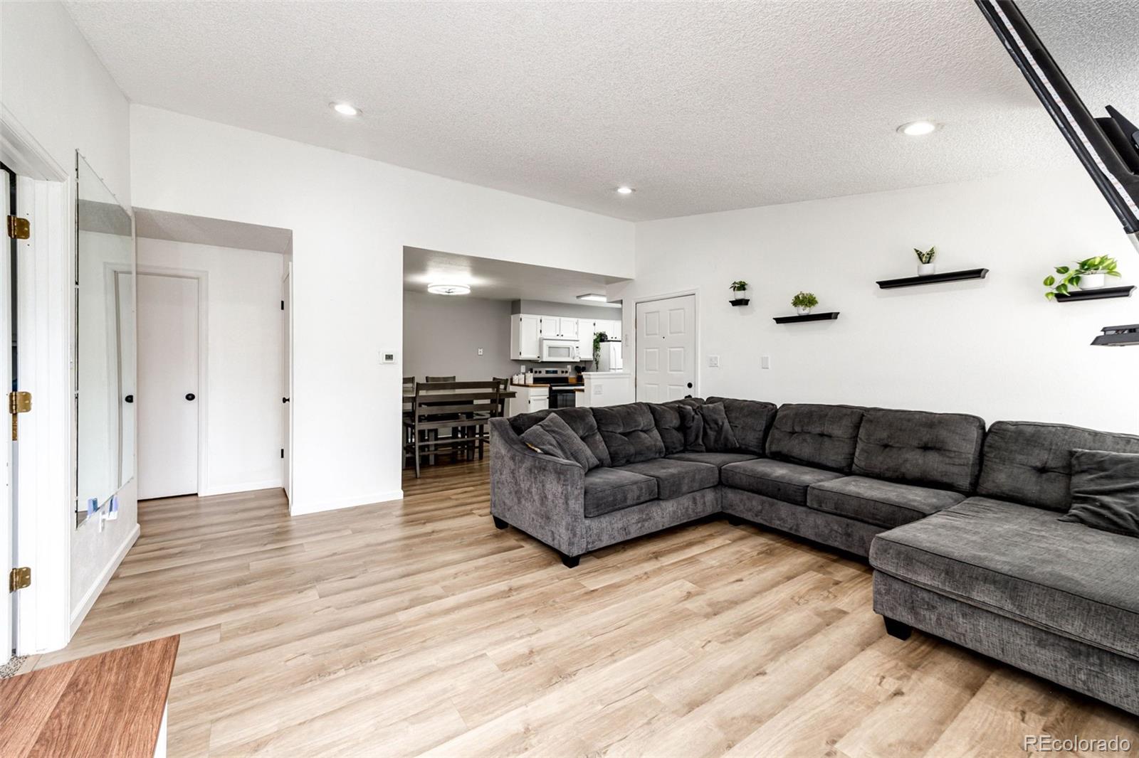 MLS Image #5 for 11982  bellaire street g,thornton, Colorado