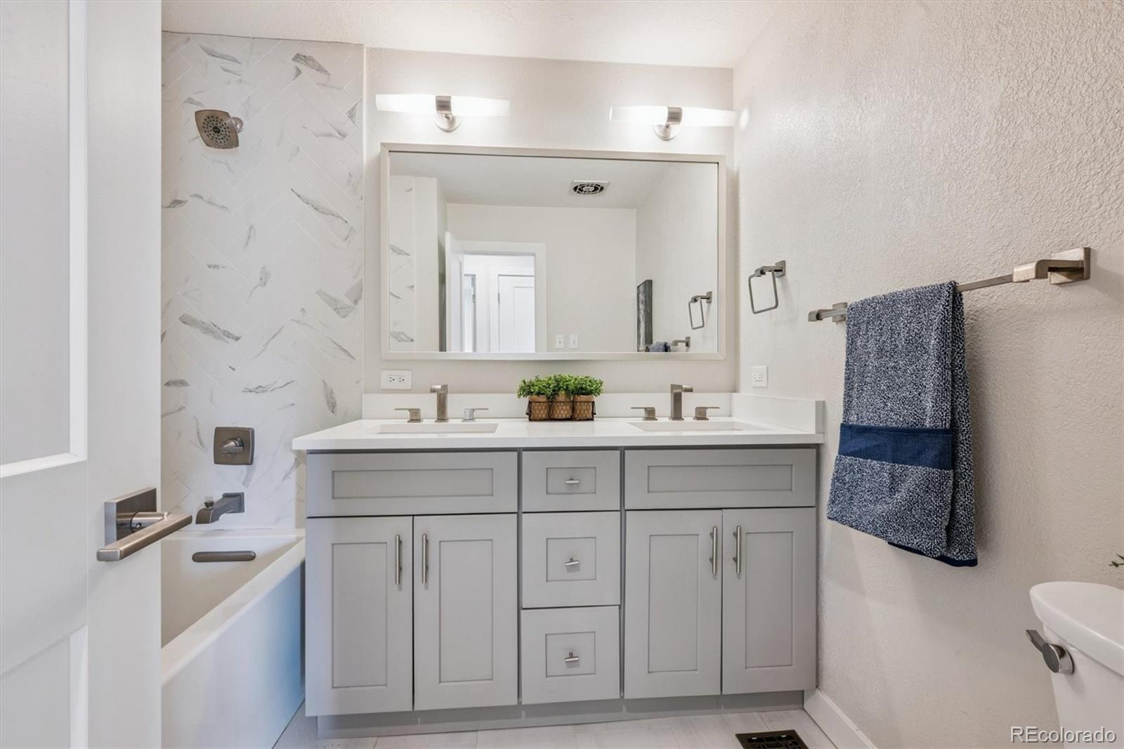 MLS Image #14 for 5251 e dartmouth avenue,denver, Colorado