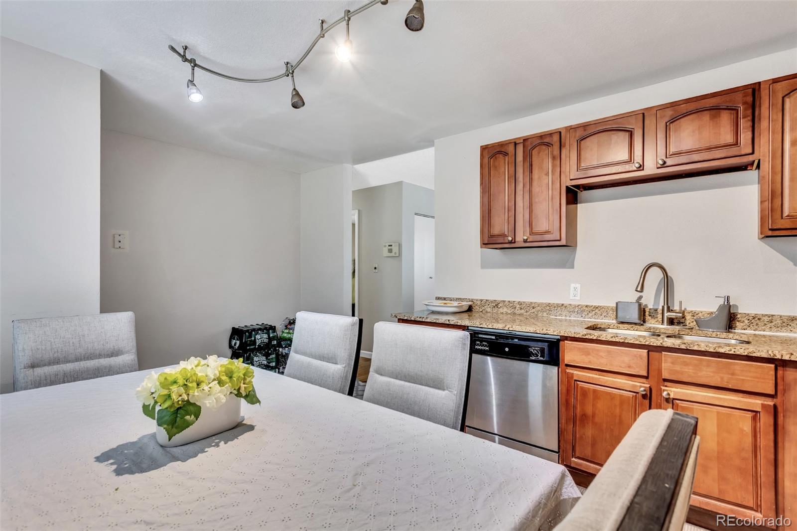 MLS Image #7 for 14040 e 54th avenue,denver, Colorado