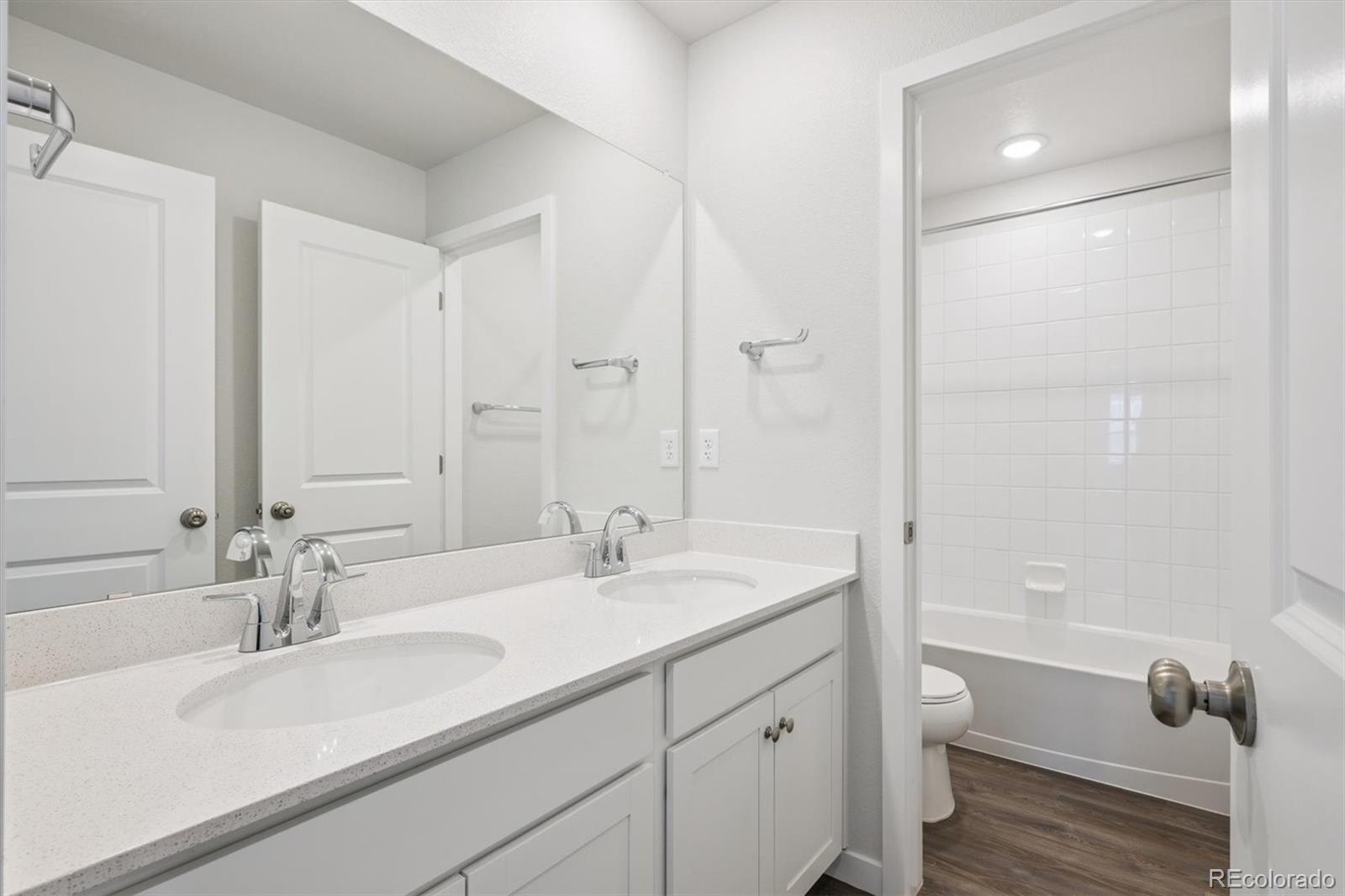 MLS Image #12 for 25042 e 34th place,aurora, Colorado