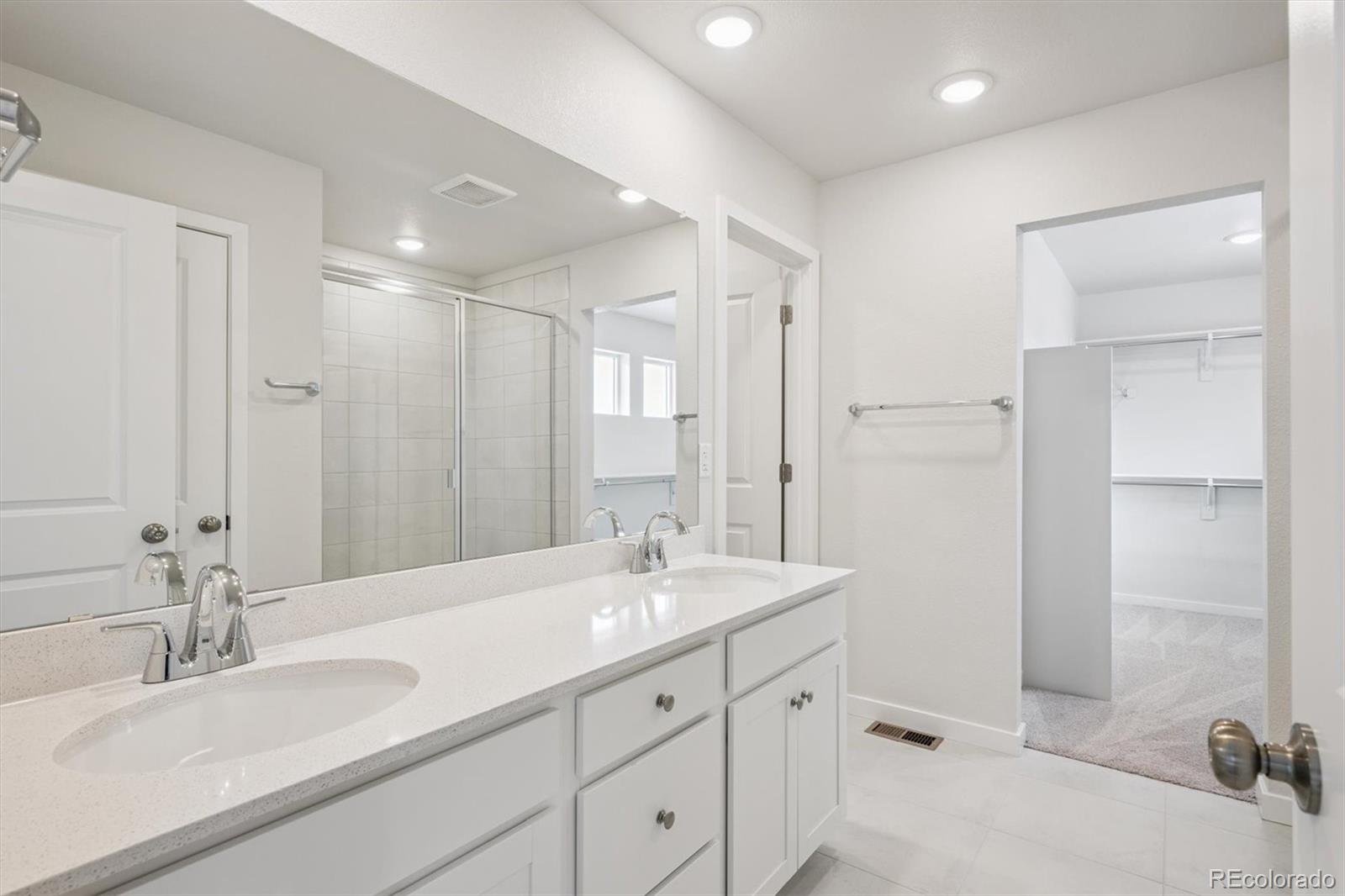 MLS Image #18 for 25042 e 34th place,aurora, Colorado