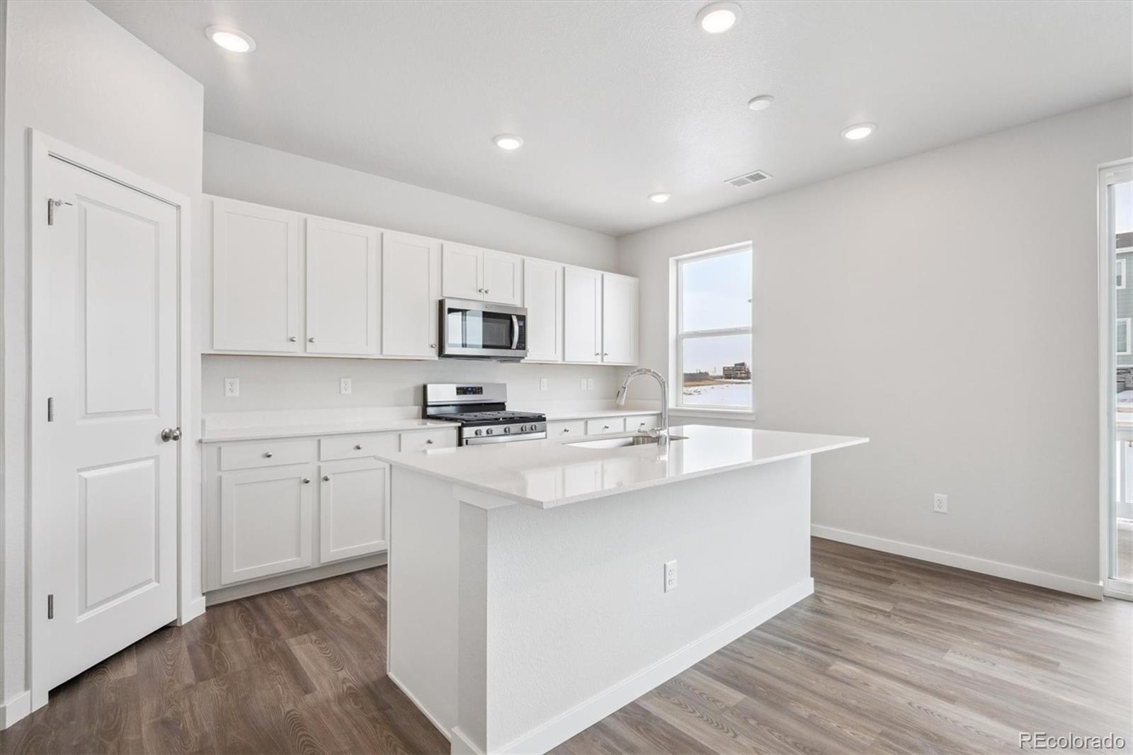 MLS Image #2 for 25042 e 34th place,aurora, Colorado