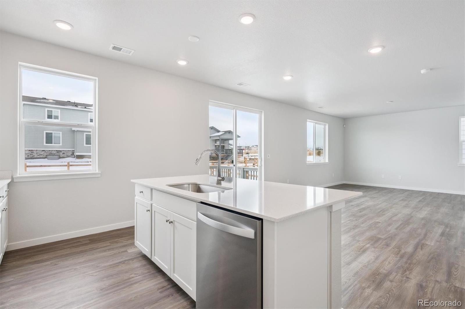 MLS Image #3 for 25042 e 34th place,aurora, Colorado