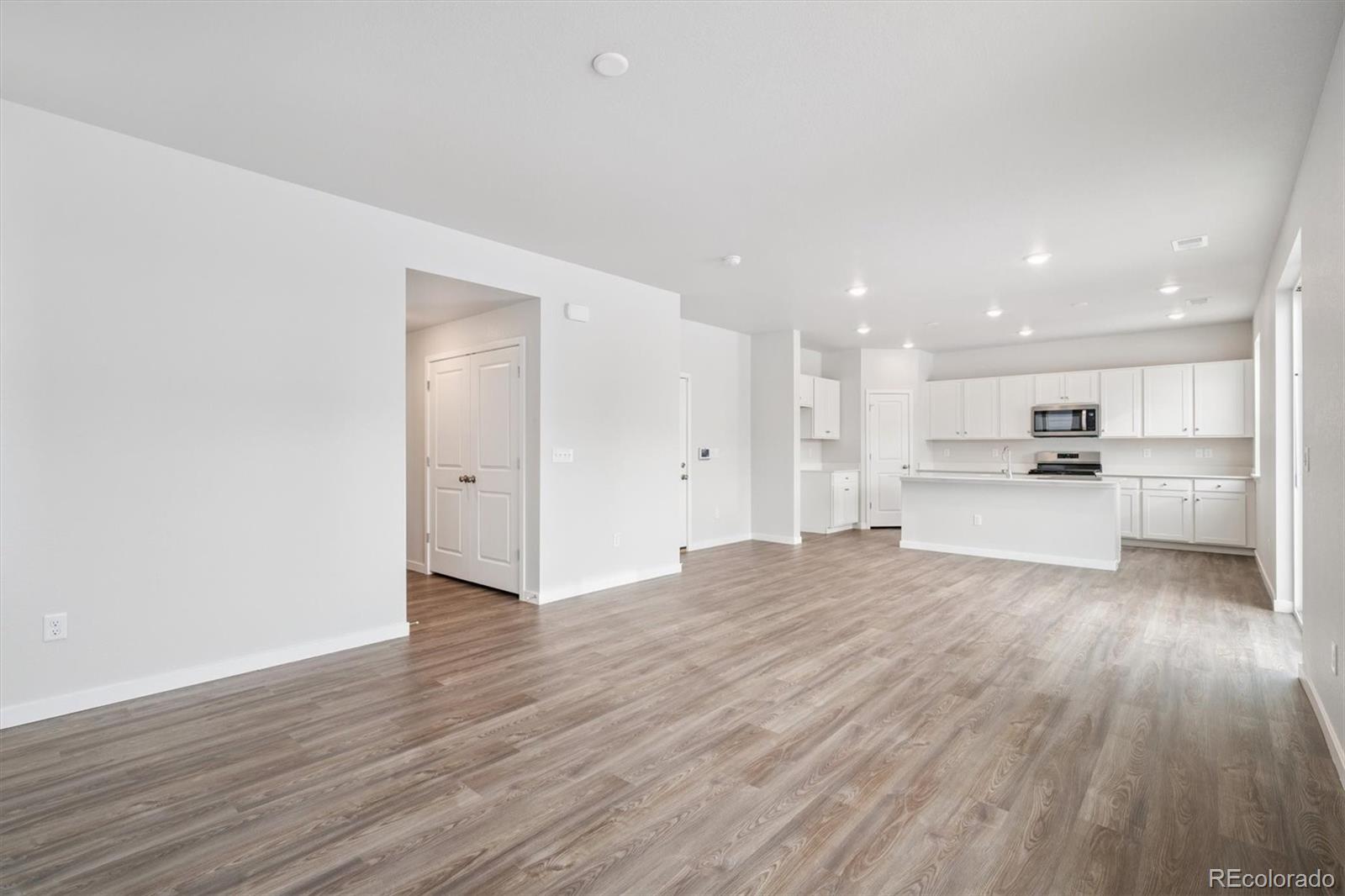MLS Image #7 for 25042 e 34th place,aurora, Colorado