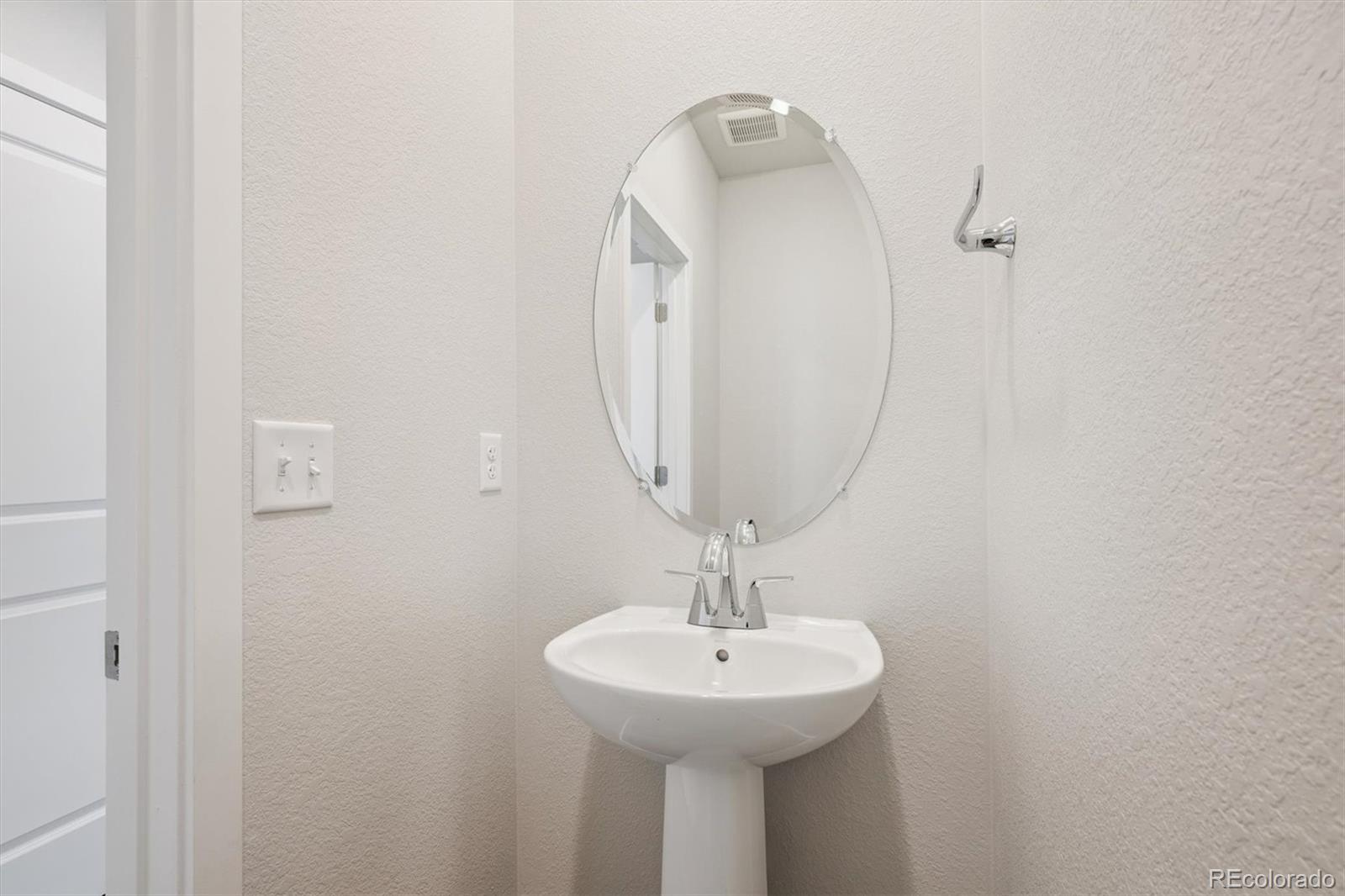 MLS Image #8 for 25042 e 34th place,aurora, Colorado