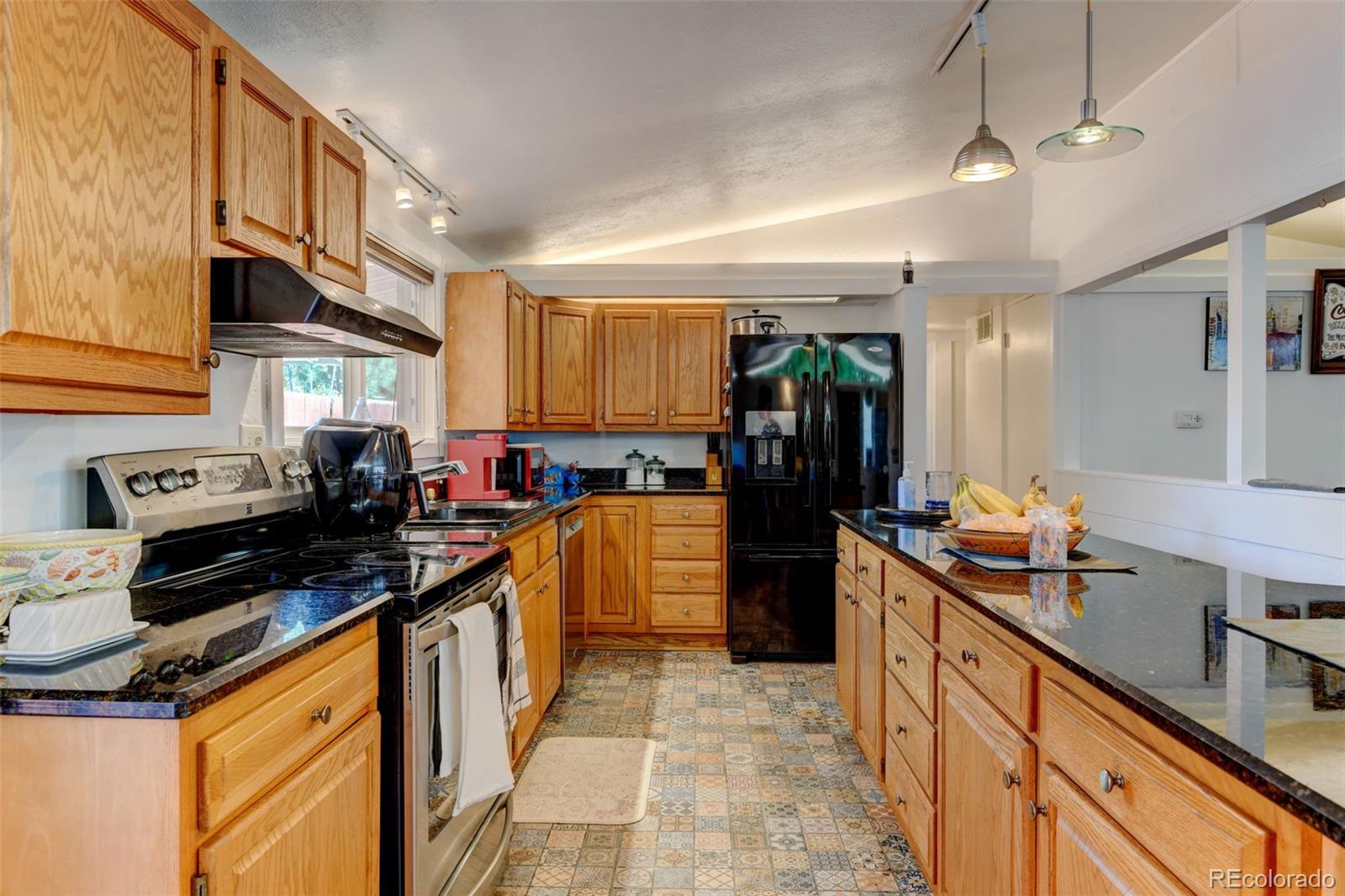 MLS Image #16 for 2370 s meade street,denver, Colorado