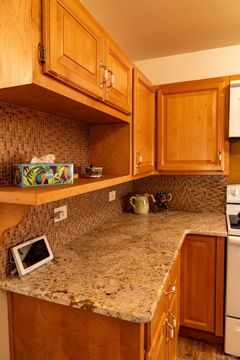 MLS Image #10 for 710 s clinton street 11a,denver, Colorado