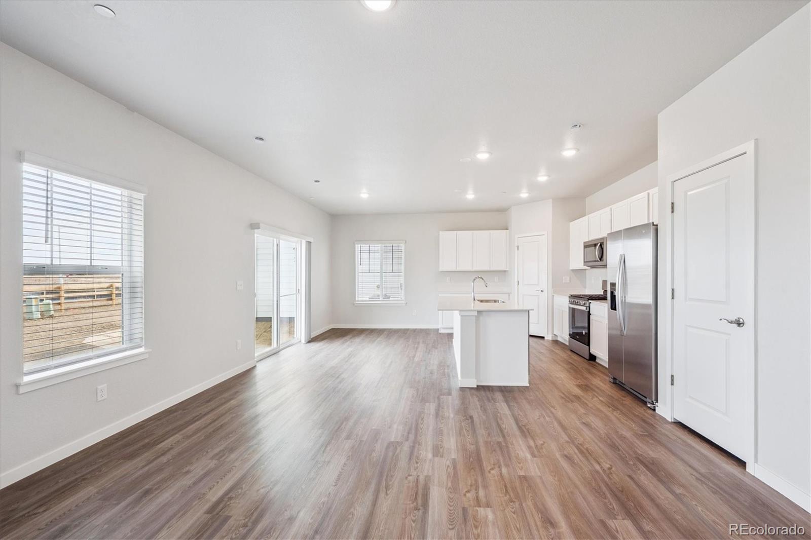 MLS Image #5 for 9372  ceylon street,commerce city, Colorado