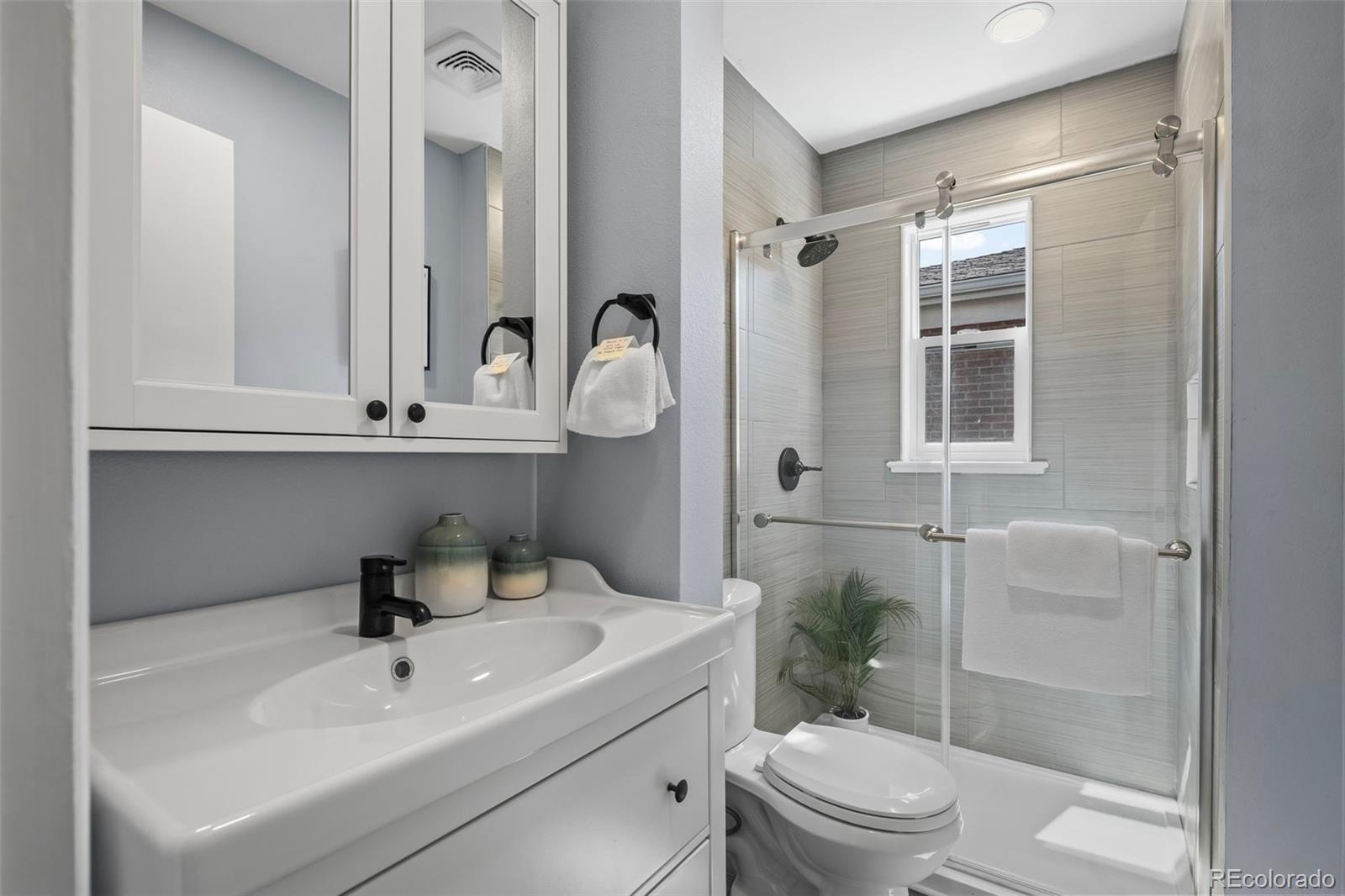 MLS Image #18 for 5582 e colorado avenue,denver, Colorado
