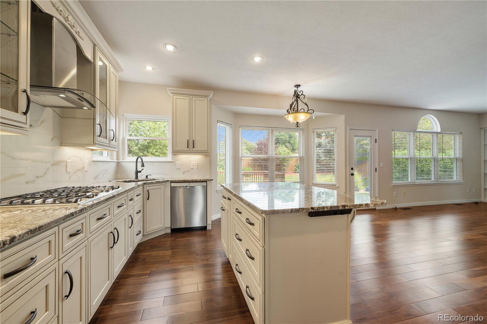 MLS Image #9 for 18337 e powers place,centennial, Colorado