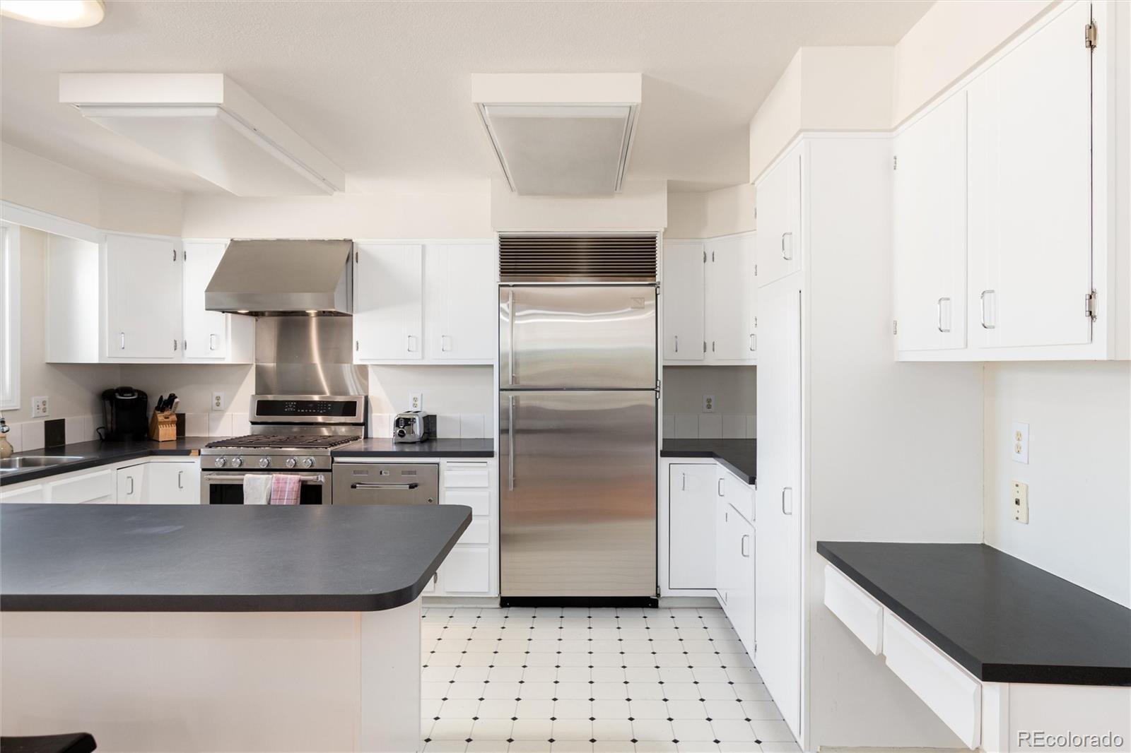 MLS Image #12 for 925 e sunset court,greenwood village, Colorado