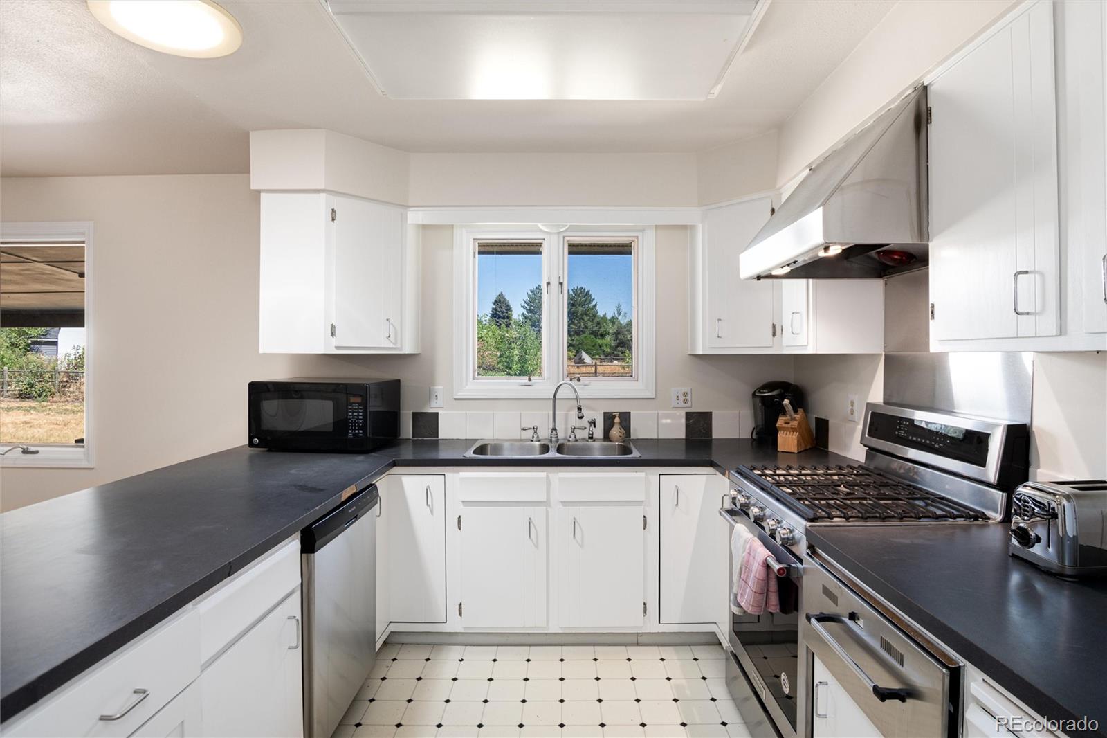 MLS Image #13 for 925 e sunset court,greenwood village, Colorado