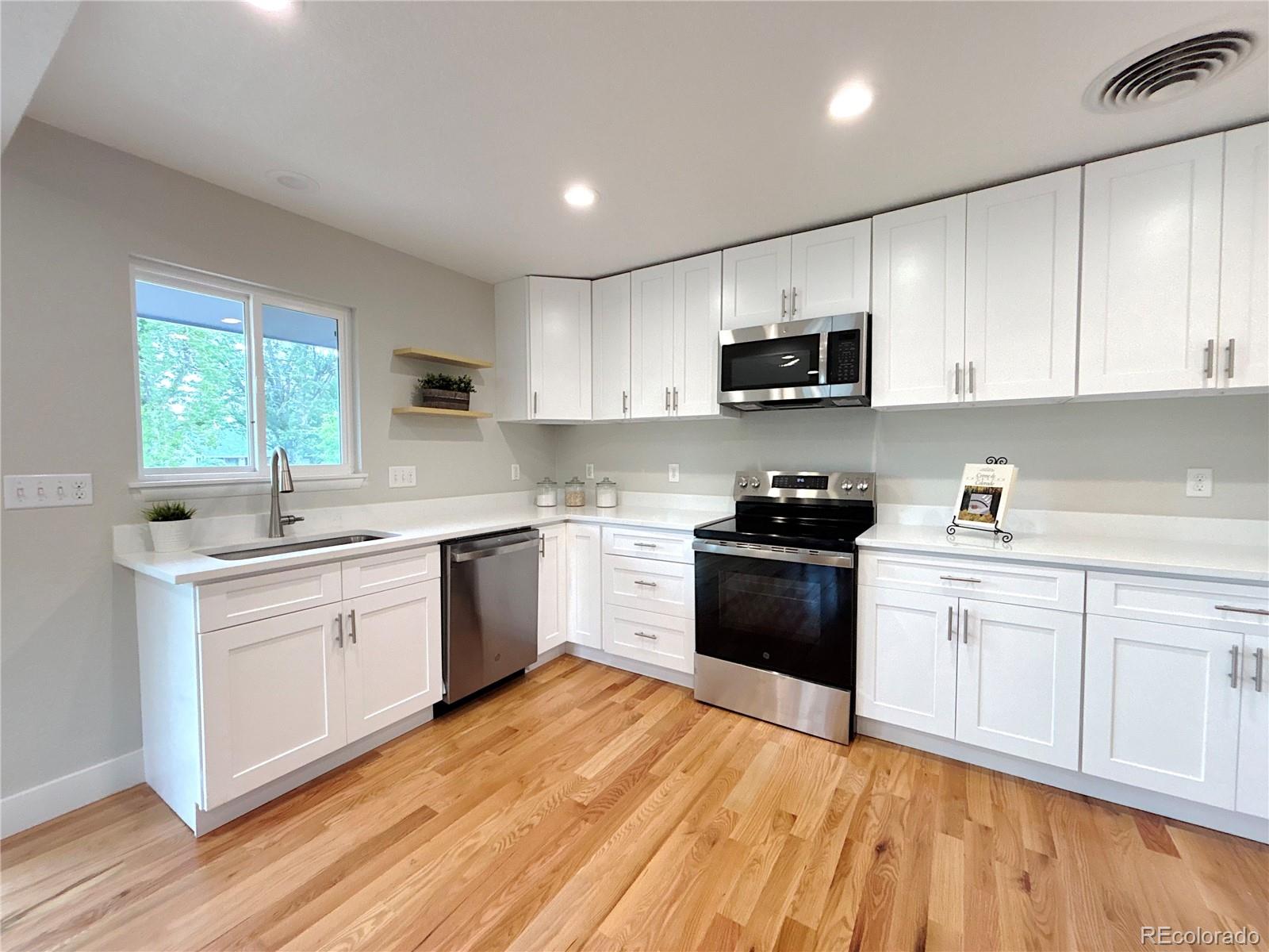MLS Image #8 for 12273 e bates circle,aurora, Colorado