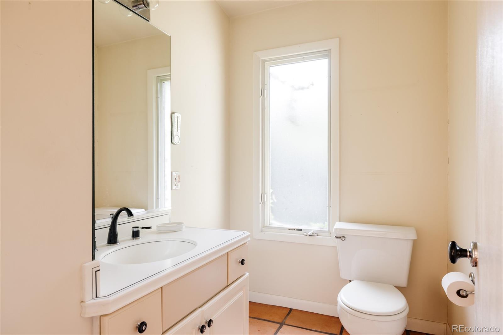 MLS Image #11 for 290  krameria street,denver, Colorado