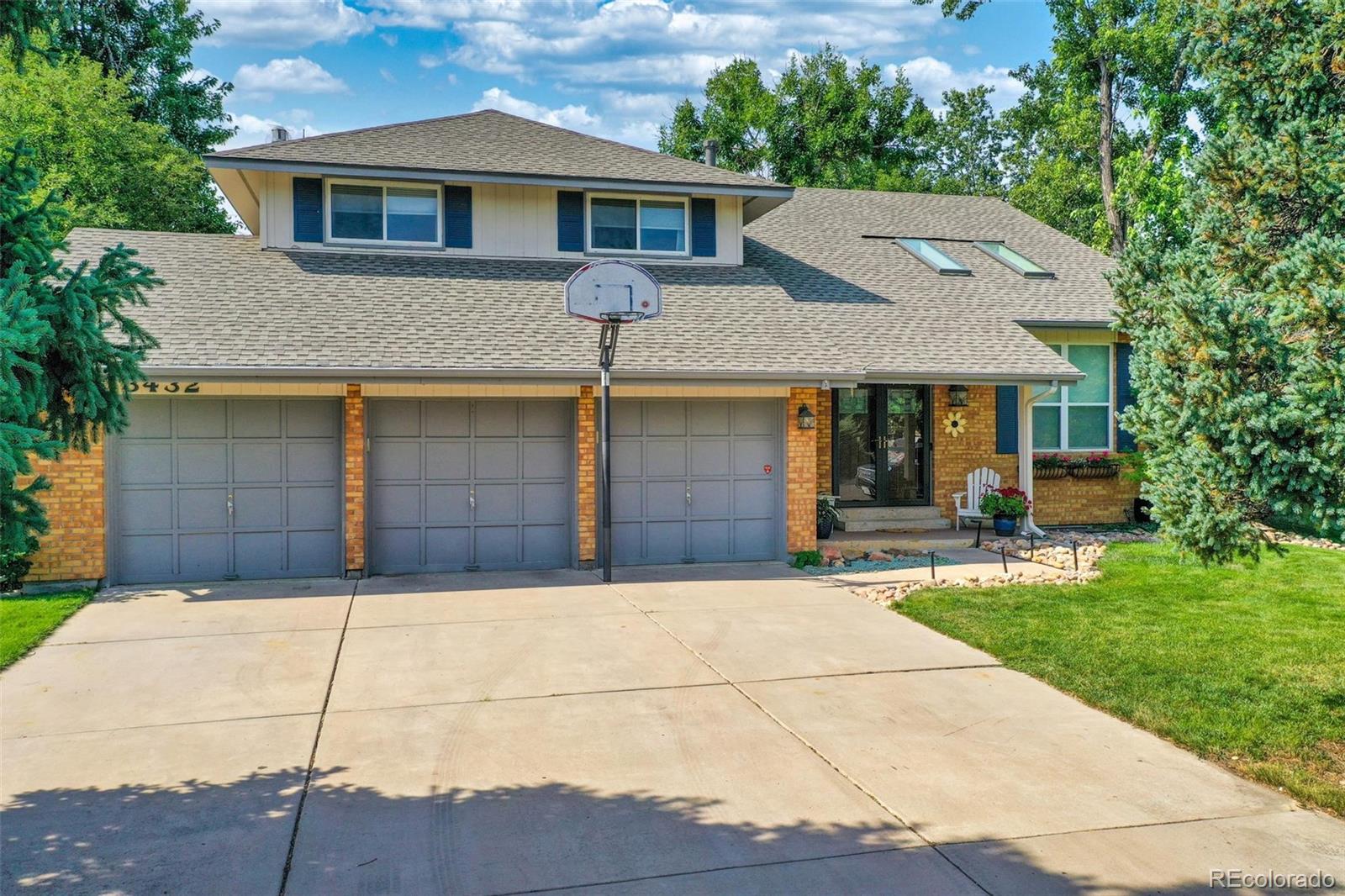 MLS Image #0 for 3432 s olathe way,aurora, Colorado