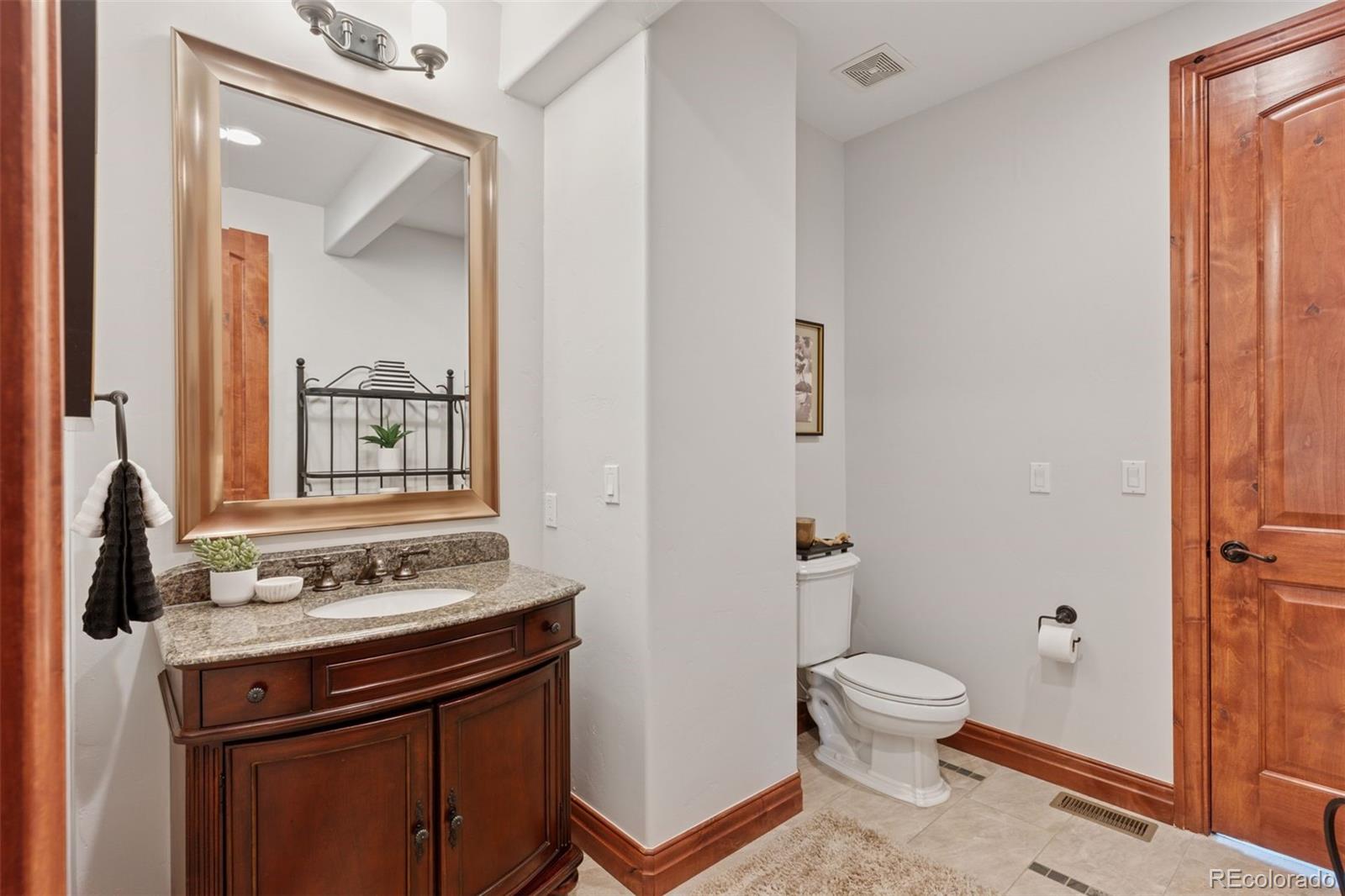 MLS Image #15 for 1026 s cook street,denver, Colorado
