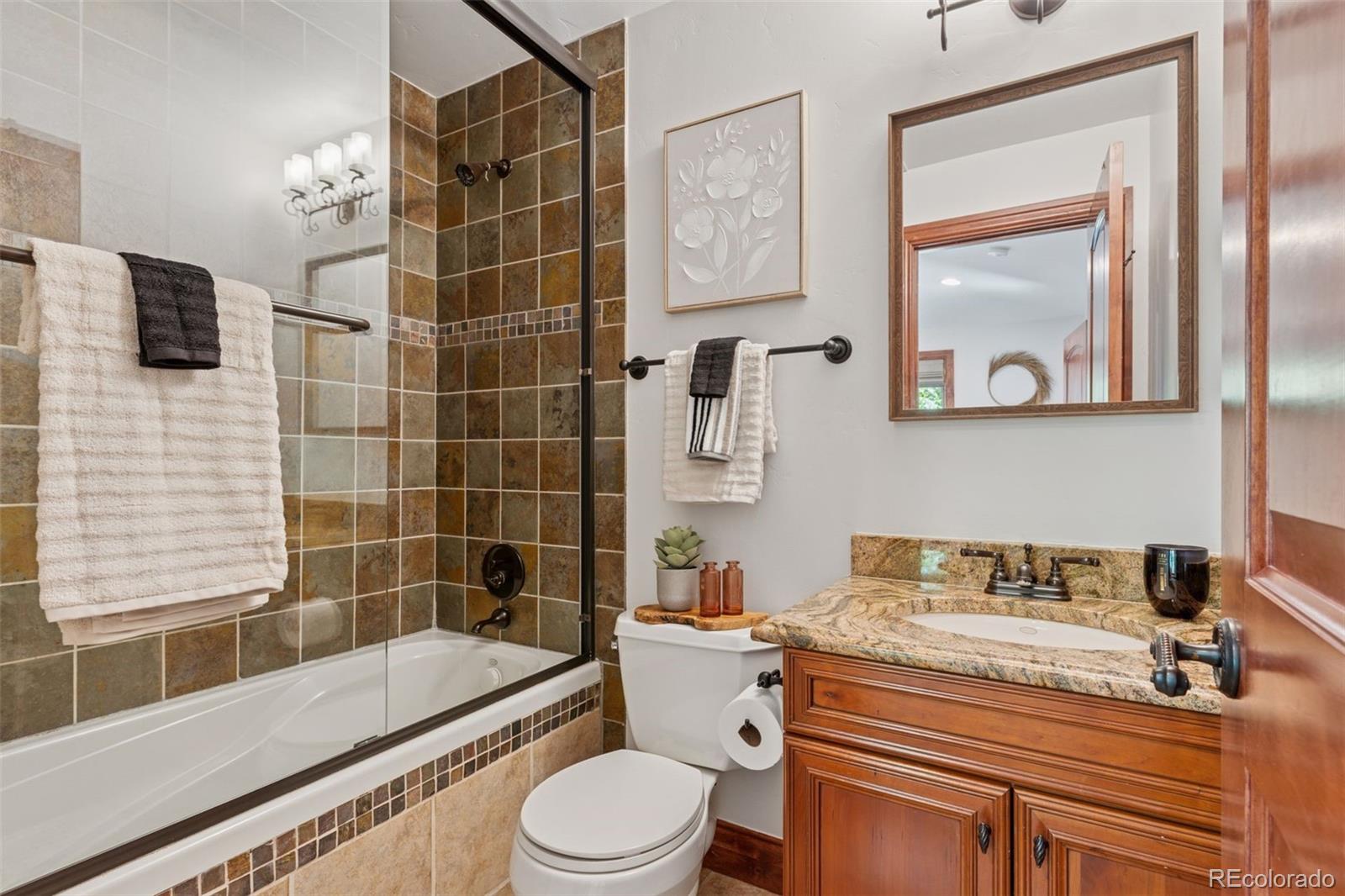 MLS Image #27 for 1026 s cook street,denver, Colorado