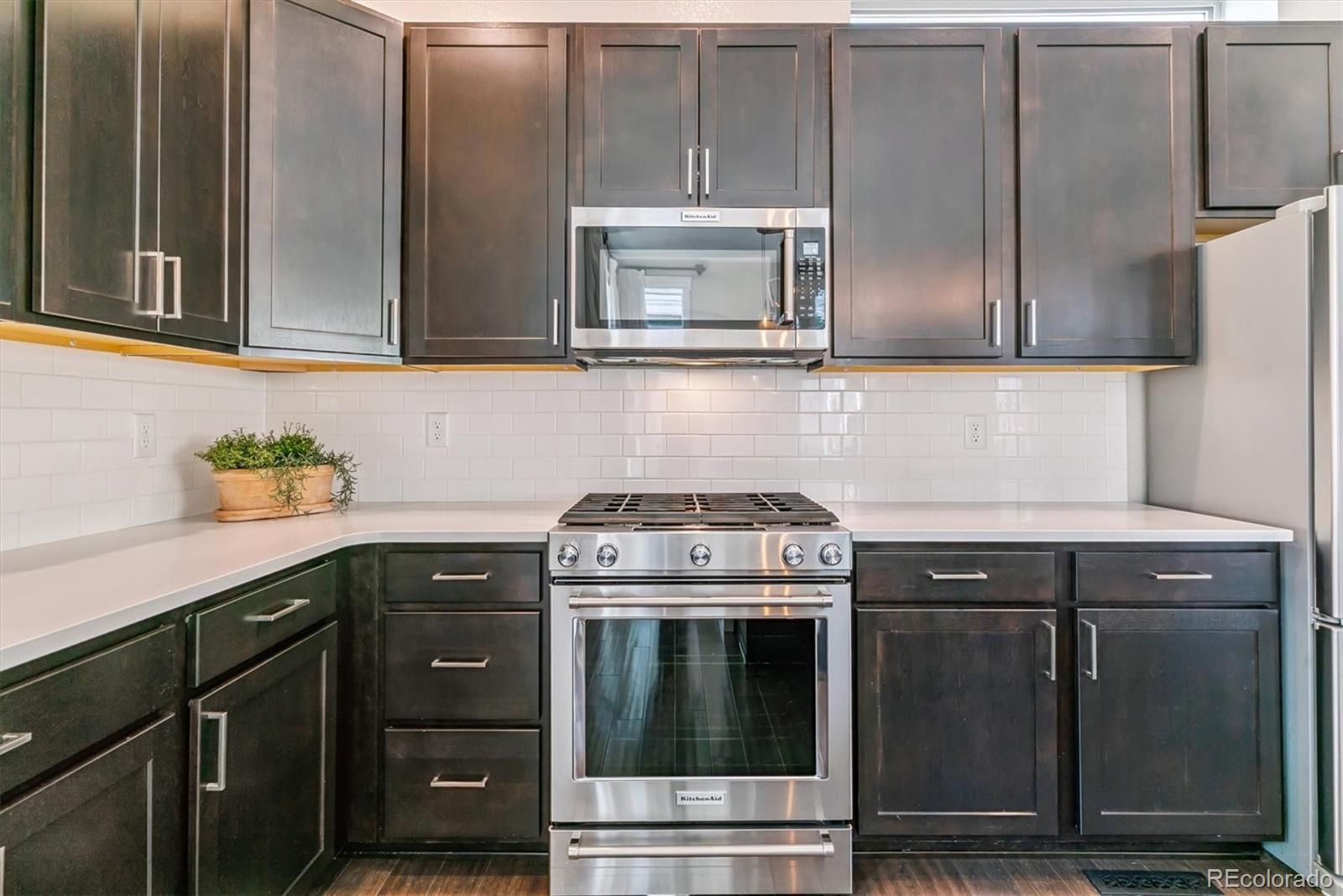 MLS Image #13 for 11120 e 26th avenue,aurora, Colorado