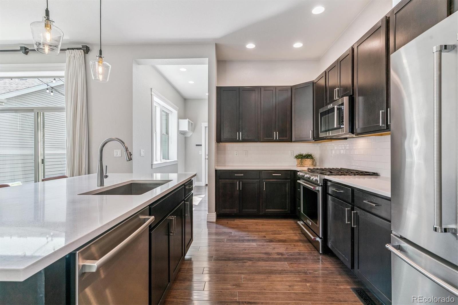 MLS Image #16 for 11120 e 26th avenue,aurora, Colorado