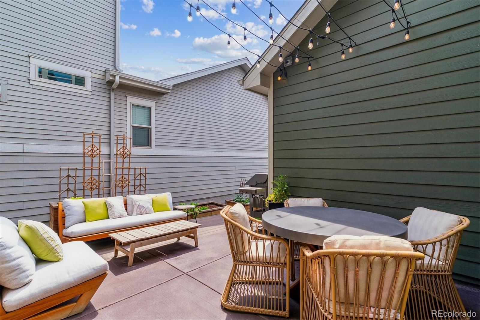 MLS Image #35 for 11120 e 26th avenue,aurora, Colorado