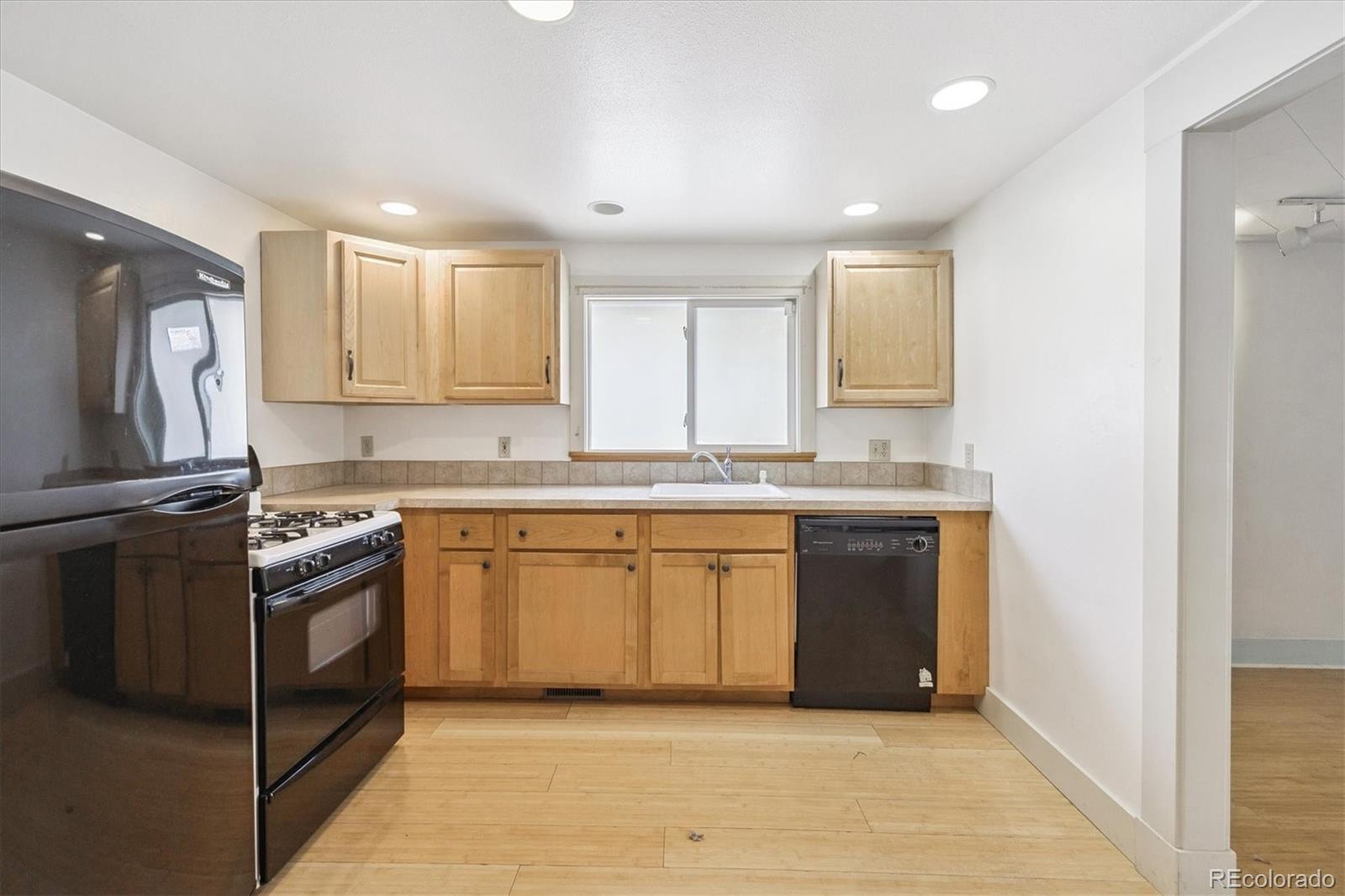 MLS Image #11 for 4836  king street,denver, Colorado