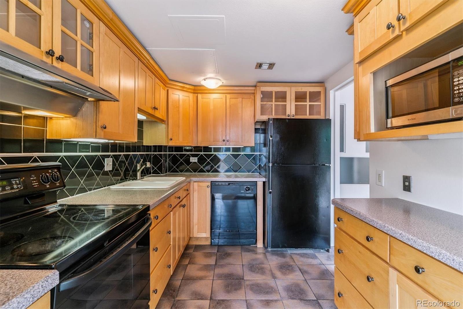 MLS Image #16 for 700 n washington street 201,denver, Colorado