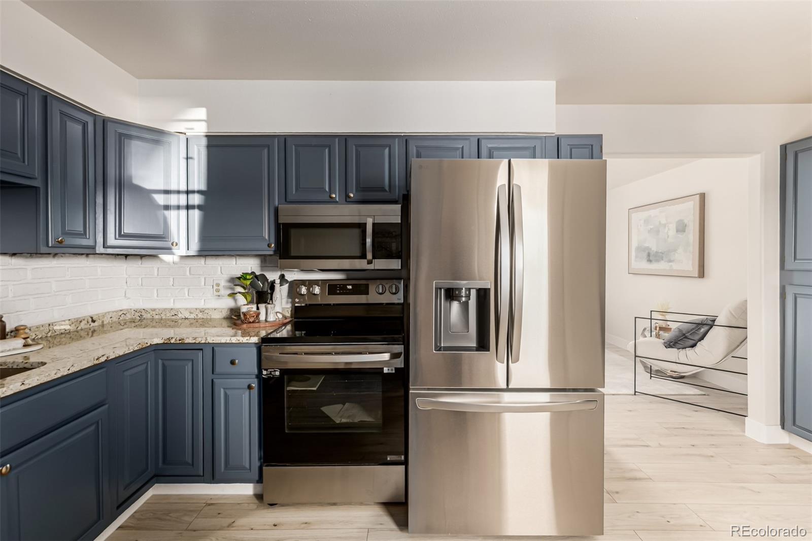 MLS Image #11 for 2221 e 84th avenue,denver, Colorado