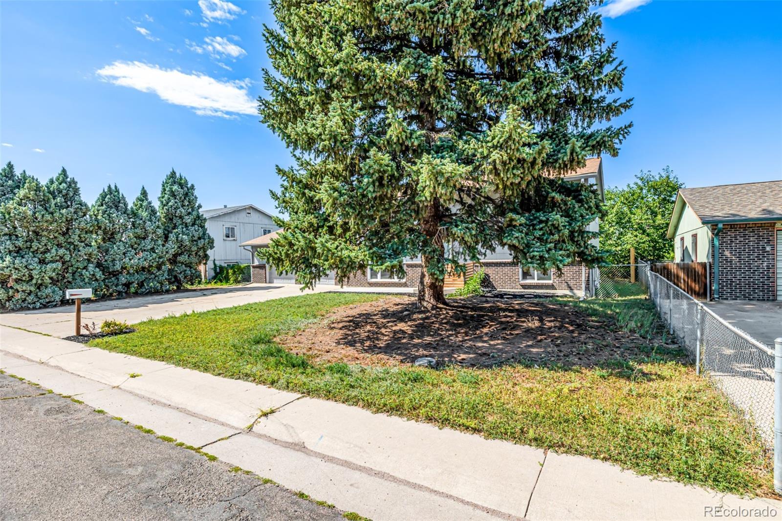 MLS Image #3 for 2221 e 84th avenue,denver, Colorado