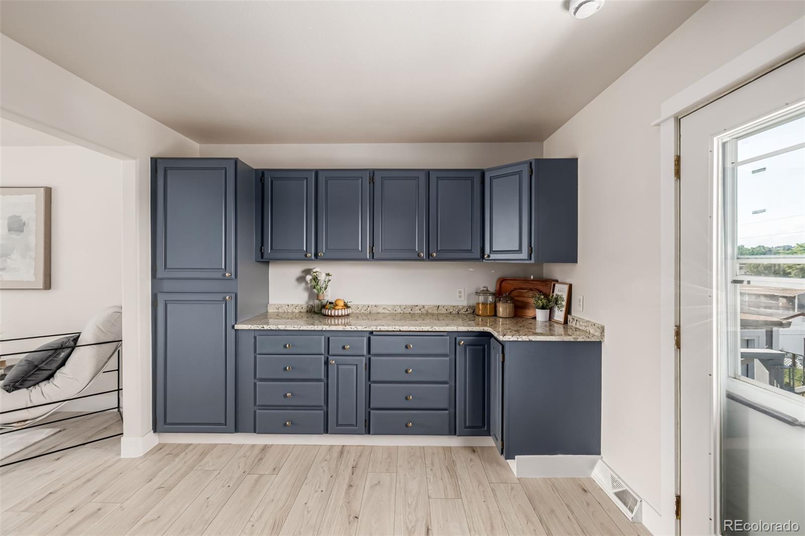 MLS Image #9 for 2221 e 84th avenue,denver, Colorado